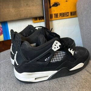Jordan Men's Black and White Retro 4 Sneakers